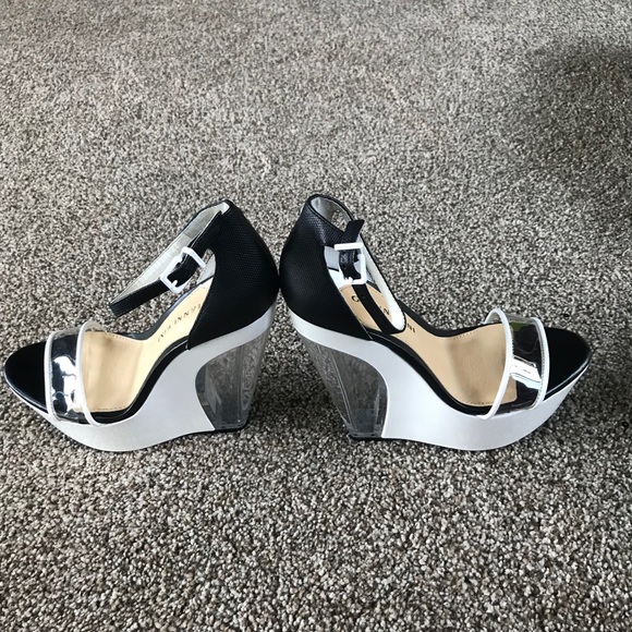 Gianni Bini Wedges - Picture 5 of 8